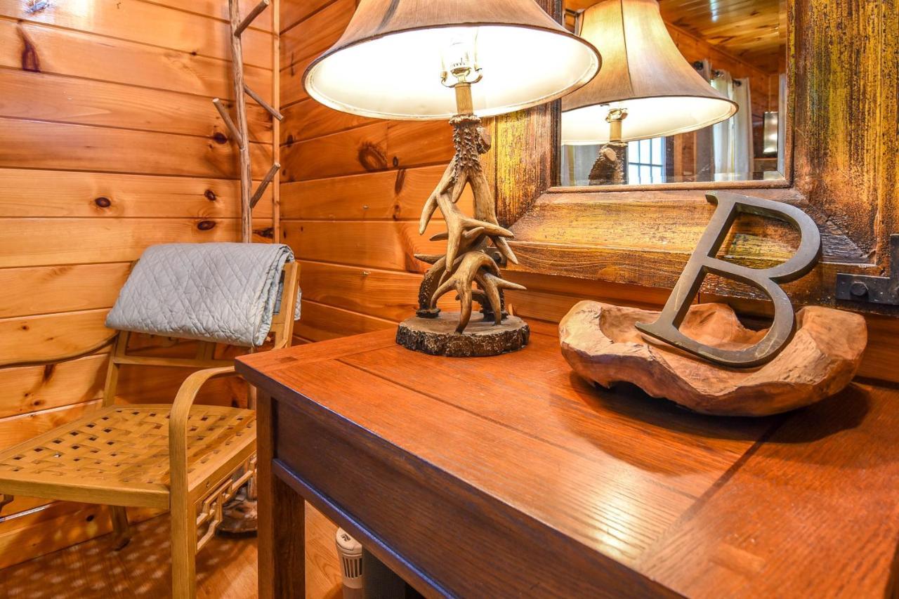Permanent Vacation-Private Honeymoon Cabin With Hot Tub Sevierville Eksteriør bilde