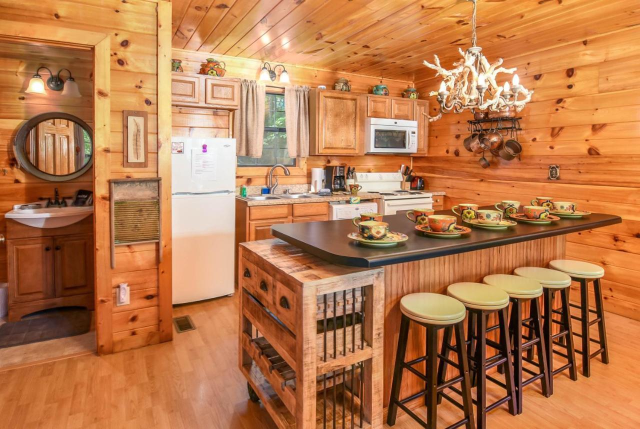 Permanent Vacation-Private Honeymoon Cabin With Hot Tub Sevierville Eksteriør bilde